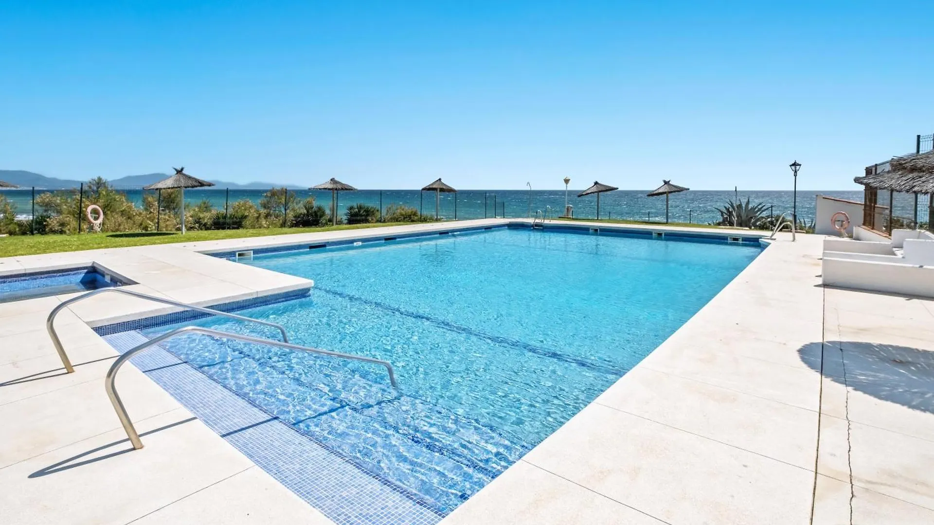 Apartment Ferienwohnung Beachfront Bliss Seaside Retreat Manilva